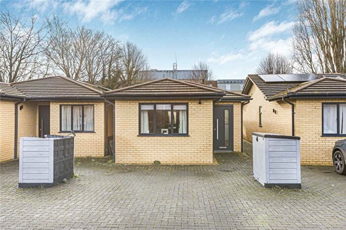 1 Bedroom Bungalow For Sale In Pickett Aveune, Headington, Oxford, OX3