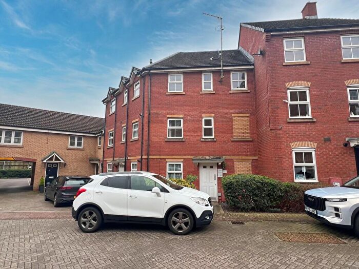 2 Bedroom Flat For Sale In Longacres Bridgend, CF31