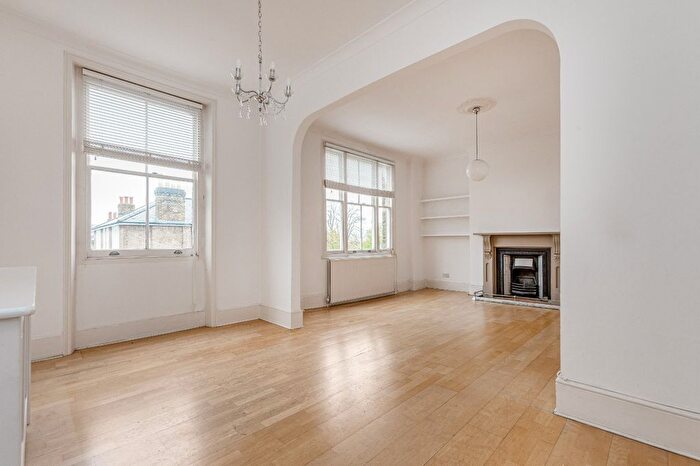 2 Bedroom Flat To Rent In Mount Ararat Road, Richmond, TW10