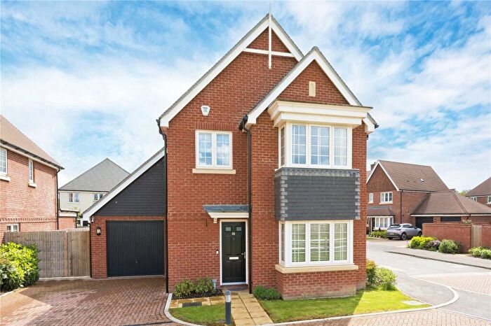 4 Bedroom Detached House For Sale In Skylark Place, Badshot Lea, Farnham, Surrey, GU9