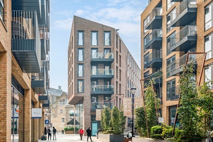 2 Bedroom Flat For Sale In Drapers Yard, Wandsworth, SW18