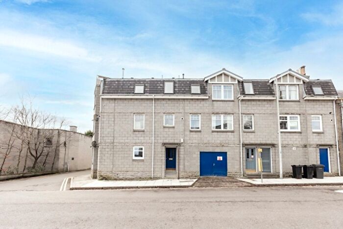 2 Bedroom Flat To Rent In Cranford Road, West End, Aberdeen, AB10