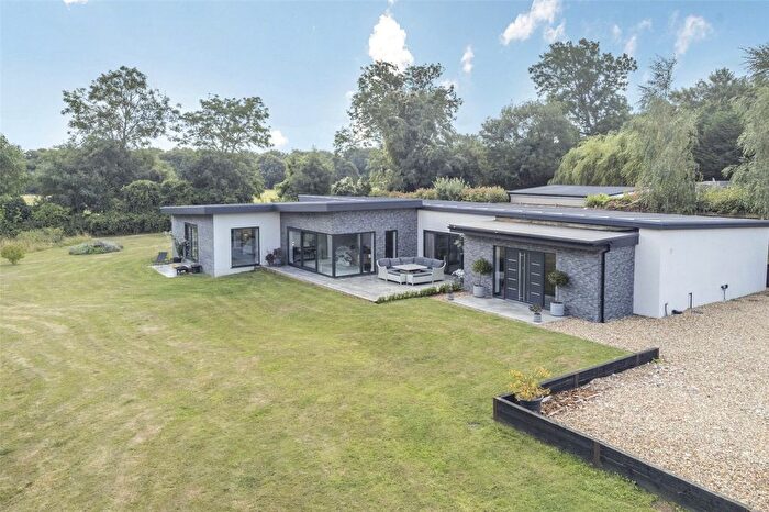 6 Bedroom Bungalow For Sale In Church Road, Hartley, Longfield, Kent, DA3