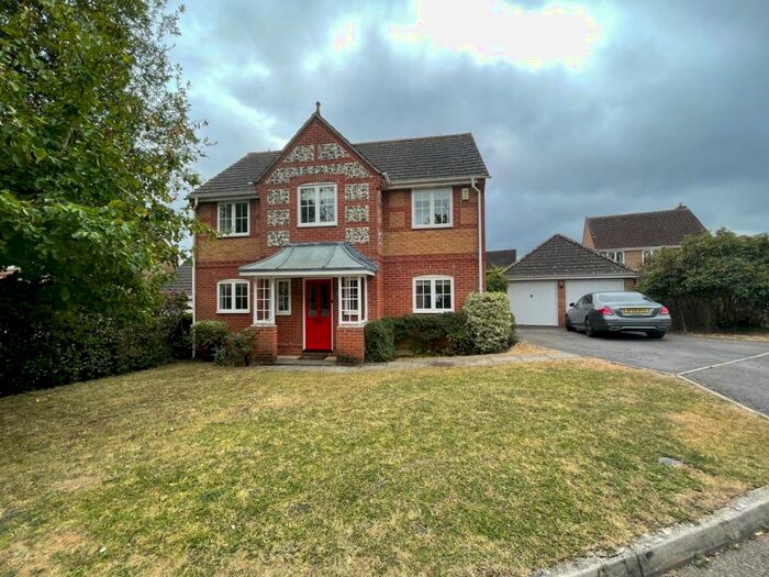 4 Bedroom Detached House To Rent In Wansey Gardens, Newbury, RG14