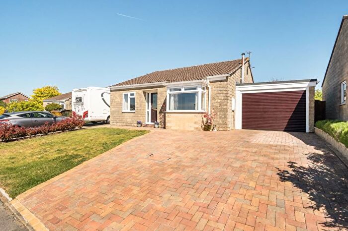 2 Bedroom Detached House For Sale In Edgehill, Freshbrook, SN5