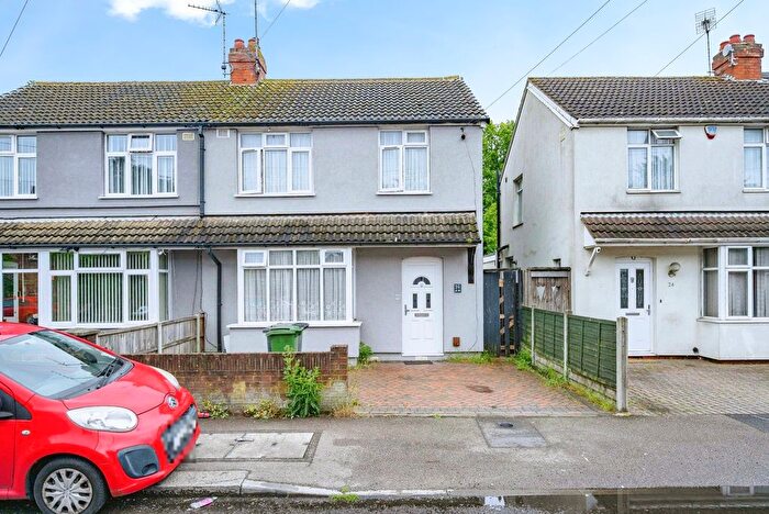 3 Bedroom Semi Detached House For Sale In Blundell Road, Luton, Bedfordshire, LU3