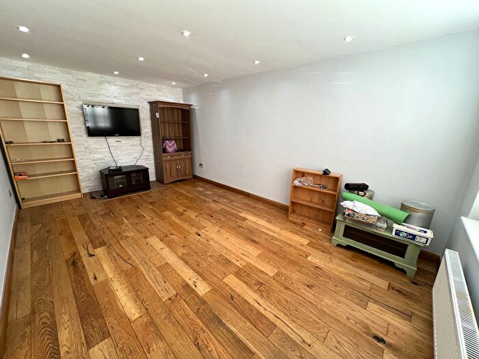 3 Bedroom Terraced Bungalow To Rent In West Street, Burgess Hill, RH15