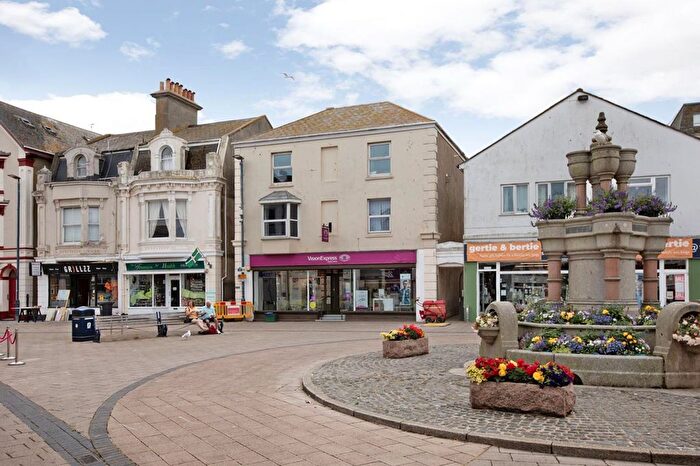 2 Bedroom Flat To Rent In The Triangle, Teignmouth, TQ14