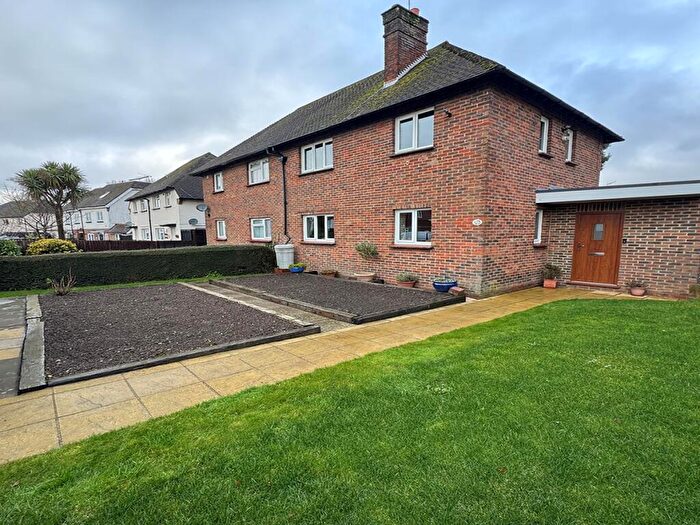 3 Bedroom Semi-Detached House For Sale In Pollards Oak Road, Hurst Green, Oxted, RH8