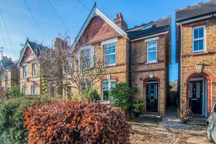 3 Bedroom Semi-Detached House To Rent In Duncombe Road, Hertford, SG14