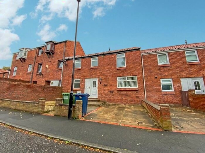 3 Bedroom Terraced House To Rent In The Pantiles, Washington, NE37