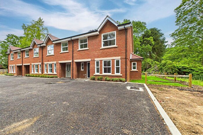 3 Bedroom Detached House For Sale In Sandhurst Mews, Wokingham Road, Crowthorne, Berkshire, RG45