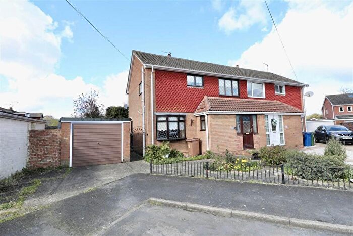 3 Bedroom Semi-Detached House For Sale In Windham Crescent, Wawne, Hull, HU7
