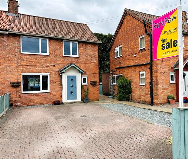 3 Bedroom Semi-Detached House For Sale In Derwent Crescent, Howden, Goole, DN14