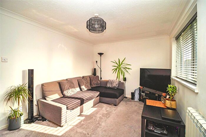 1 Bedroom Flat For Sale In The Doves, Weymouth, DT3