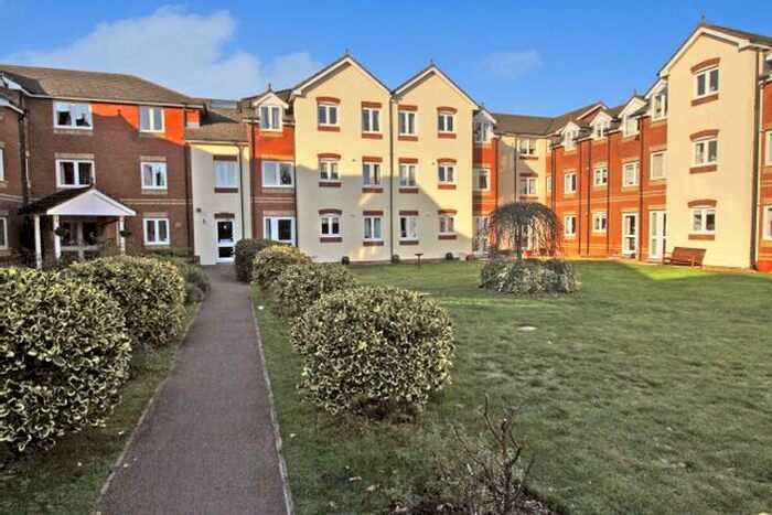 1 Bedroom Flat To Rent In Ackender Road, Alton, Hampshire, GU34