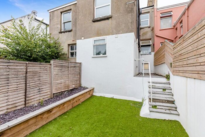 5 Bedroom House Of Multiple Occupation To Rent In Elm Grove, Brighton, BN2