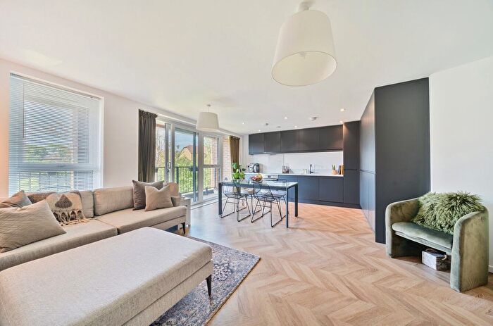 3 Bedroom Flat For Sale In Shernhall Street, London, E17