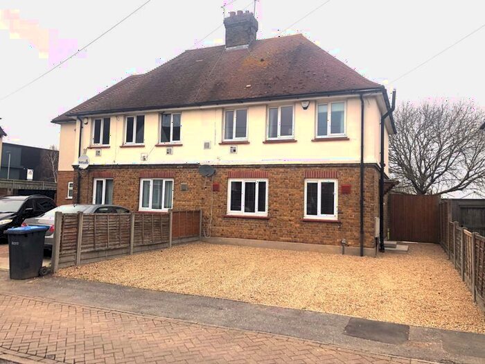 2 Bedroom Semi-Detached House For Sale In Blunts Avenue, West Drayton, Sipson, UB7