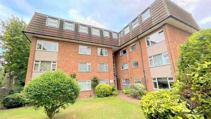1 Bedroom Flat To Rent In Lambs Close, Cuffley, EN6
