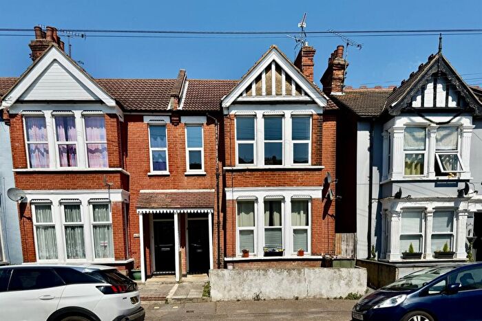 2 Bedroom Flat To Rent In Burdett Avenue, SS0