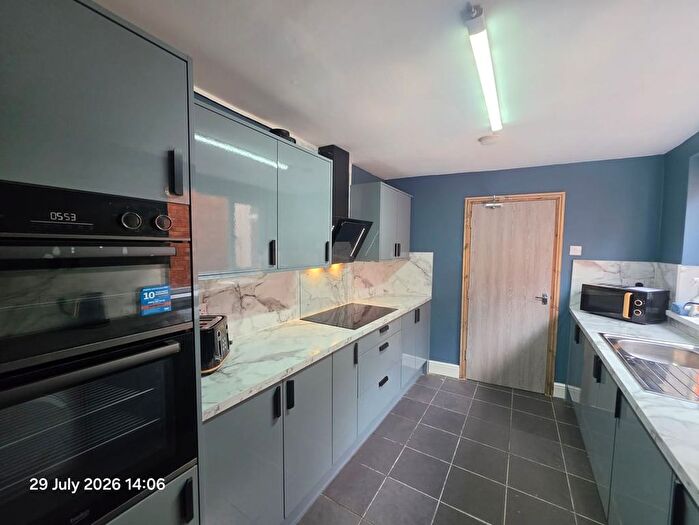 5 Bedroom Terraced House For Sale In Somerscales Street, Hull, HU2
