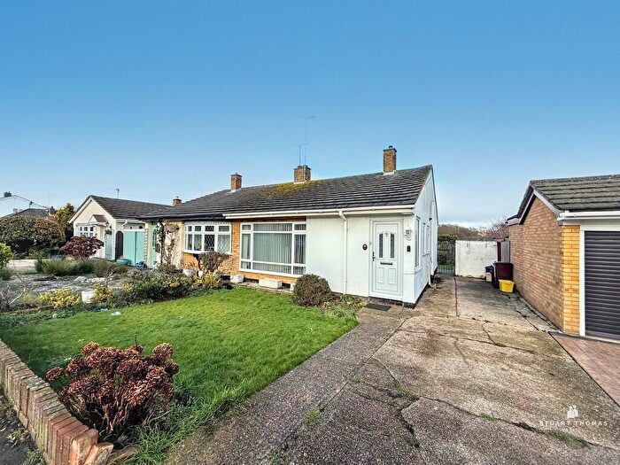 2 Bedroom Semi-Detached Bungalow For Sale In Broomfield, Hadleigh, SS7