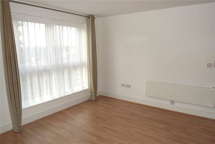 1 Bedroom Flat For Sale In Alencon Link, Basingstoke, Hampshire, RG21