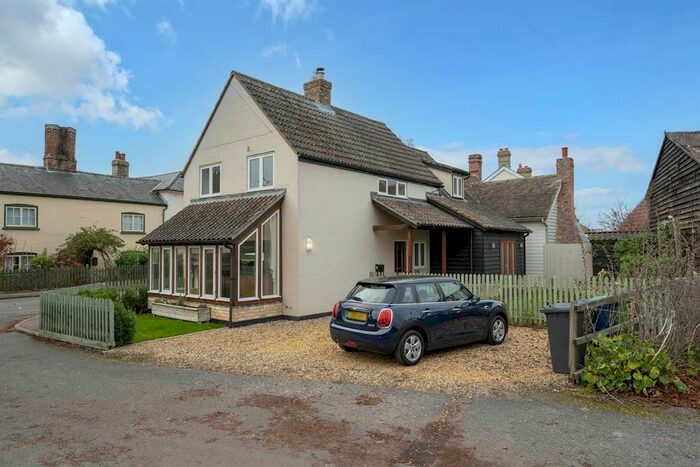 4 Bedroom Semi-Detached House To Rent In Moorfield Road, Duxford, Cambs, CB22