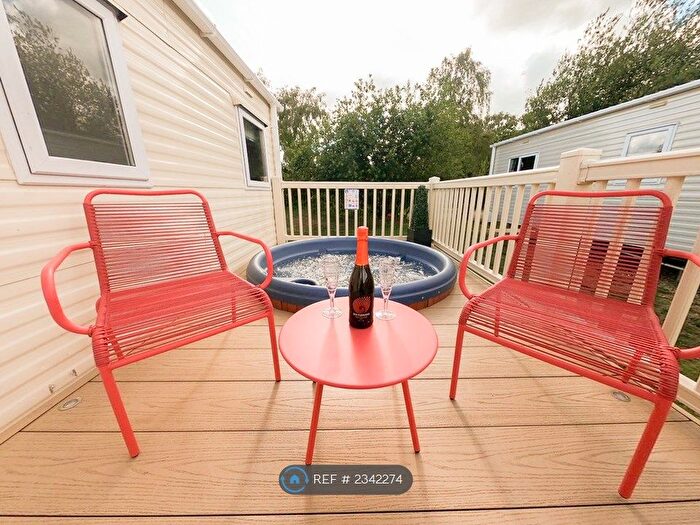 3 Bedroom Mobile/park Home To Rent In Sleaford Road, Tattershall, Lincoln, LN4