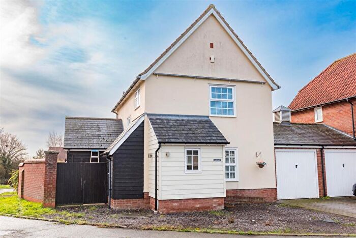 3 Bedroom Link Detached House For Sale In Oaklands, Glemsford, CO10