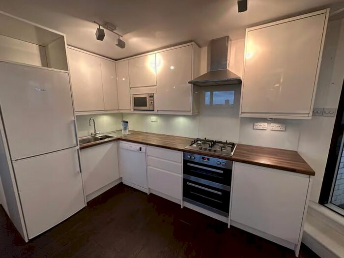2 Bedroom Flat To Rent In Blantyre St, London, SW10