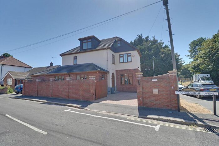 5 Bedroom Detached House For Sale In Pangbourne Avenue, Portsmouth, PO6
