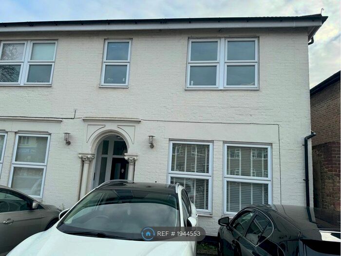 2 Bedroom Flat To Rent In Avery Hill Road, London, SE9