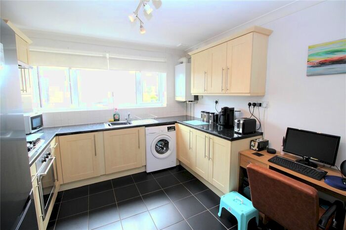 2 Bedroom Maisonette To Rent In Dukes Farm Road, Billericay, CM12