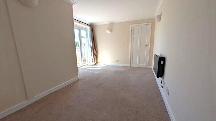 1 Bedroom Apartment To Rent In Donnington Road, Brighton, BN2