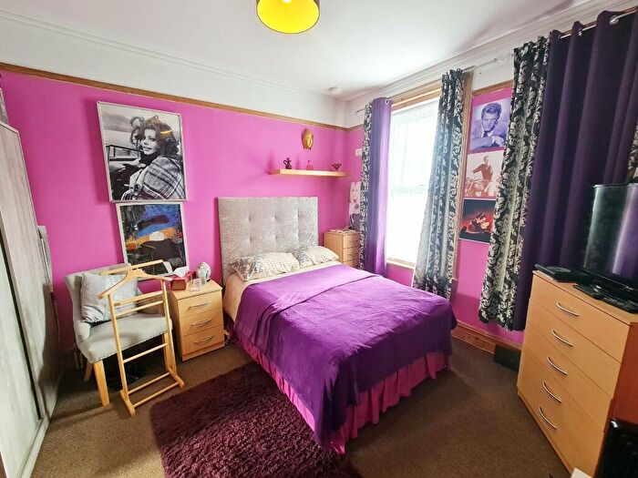 1 Bedroom Flat For Sale In Chatsworth Road, Charminster, Bournemouth, BH8