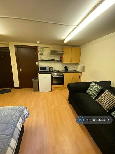 Studio To Rent In Holland St, Glasgow, G2