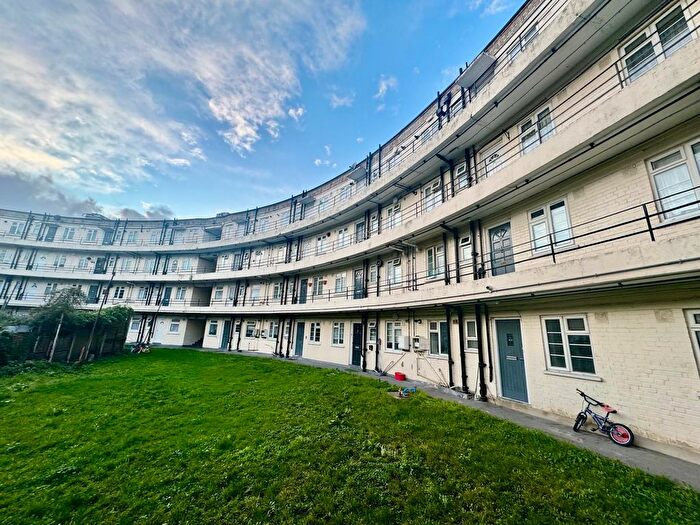 2 Bedroom Flat To Rent In High Street South, London, E6