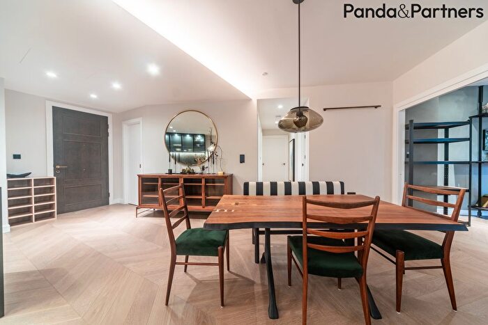 3 Bedroom Flat To Rent In Cleveland Street, London, W1T