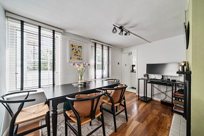 2 Bedroom Flat For Sale In Palace Road, Bromley, BR1