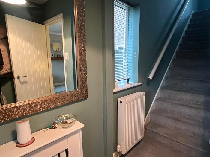 3 Bedroom Semi-Detached House For Sale In Wainbridge Crescent, BS35