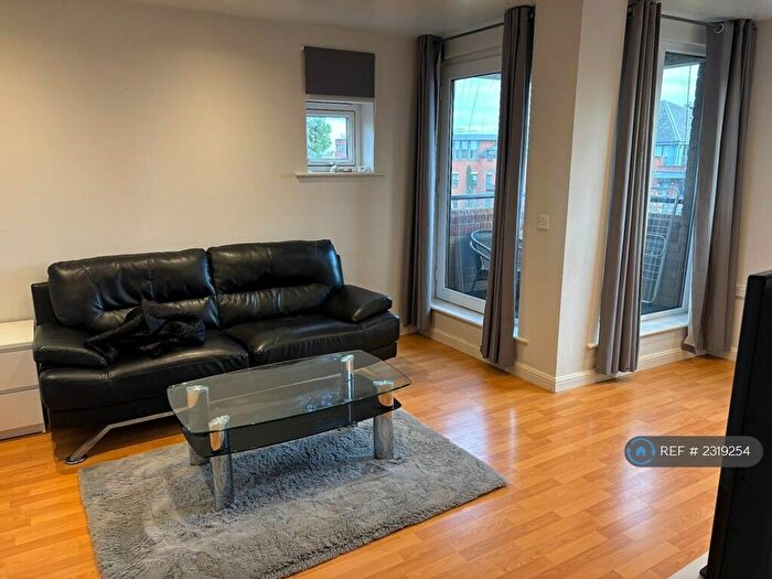 2 Bedroom Flat To Rent In Chiltern House, Aylesbury, HP19