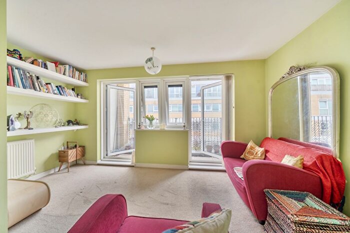 1 Bedroom Flat For Sale In Hacon Square, London Fields, E8 - Photo 3