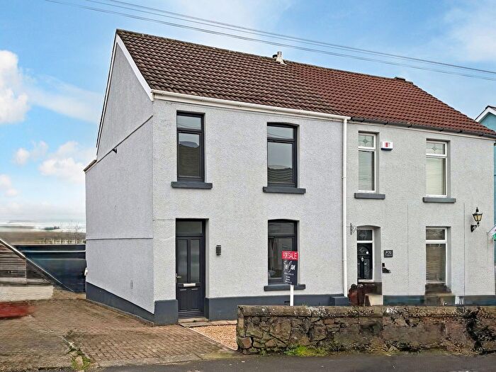 3 Bedroom Semi-Detached House For Sale In Roger Street, Swansea, SA5