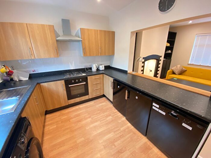 2 Bedroom Property To Rent In Summer Seat, Liverpool, L3