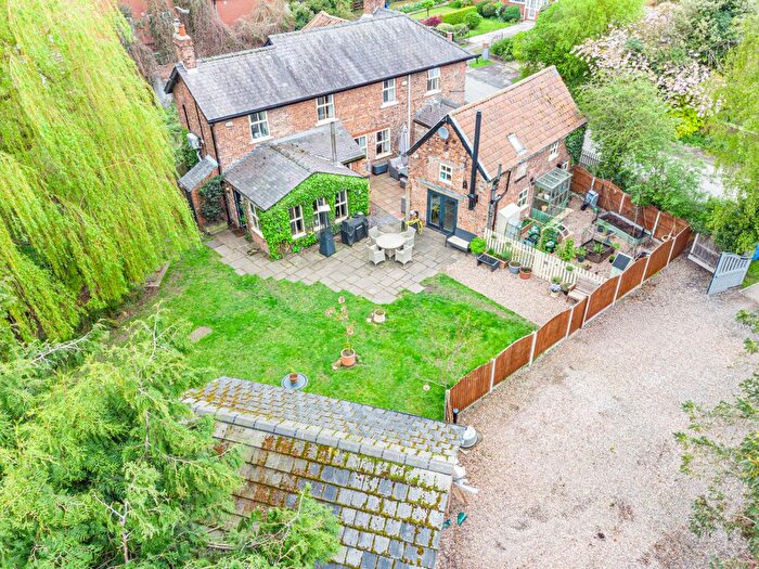 4 Bedroom Link Detached House For Sale In Main Street, Wressle, North Yorkshire, YO8