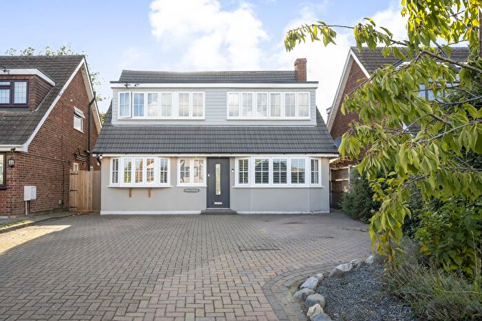 4 Bedroom Detached House For Sale In Gardiners Lane North, Billericay, CM11