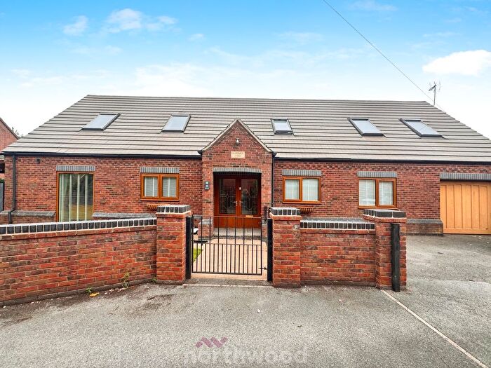 5 Bedroom Bungalow For Sale In West Court, Thorne, Doncaster, DN8