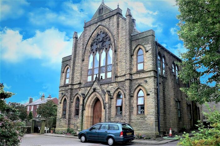 2 Bedroom Flat To Rent In Chapel Close, Skelmanthorpe, Huddersfield, West Yorkshire, HD8